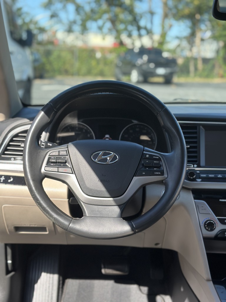 Clean steering wheel and dash