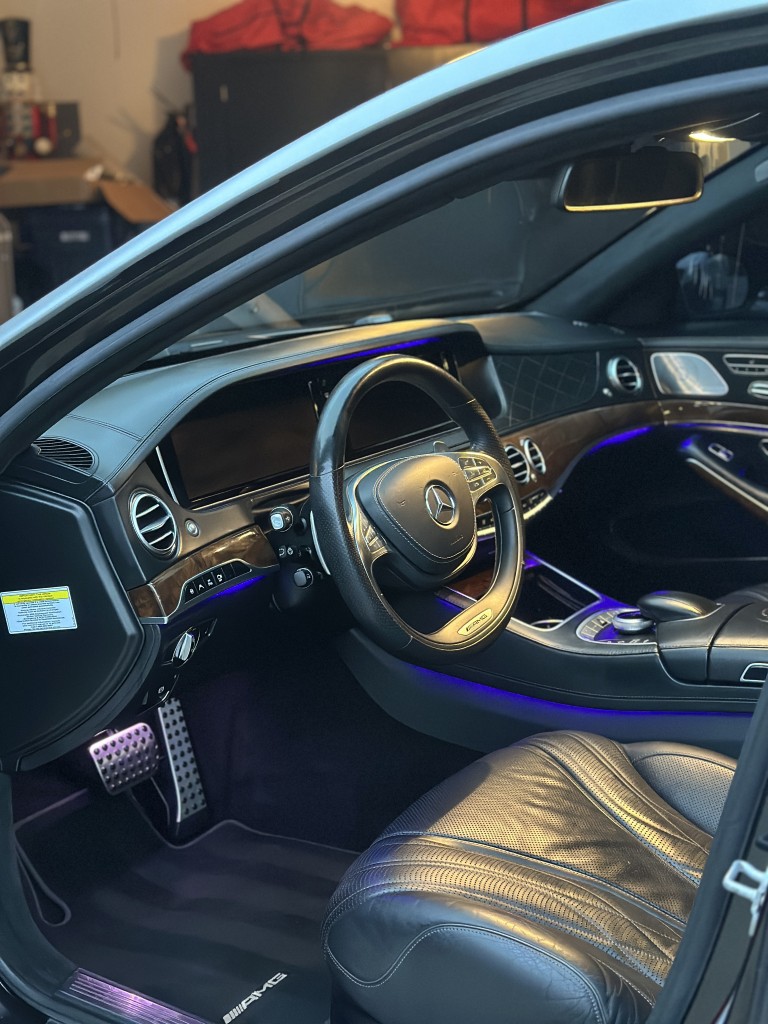 Clean vehicle cockpit